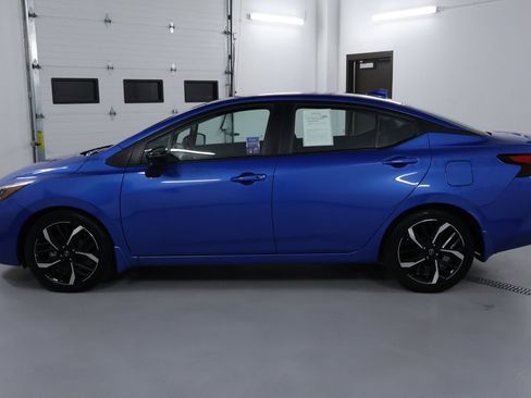 Used 2023 Nissan Versa SR w/ Trunk Package image 4