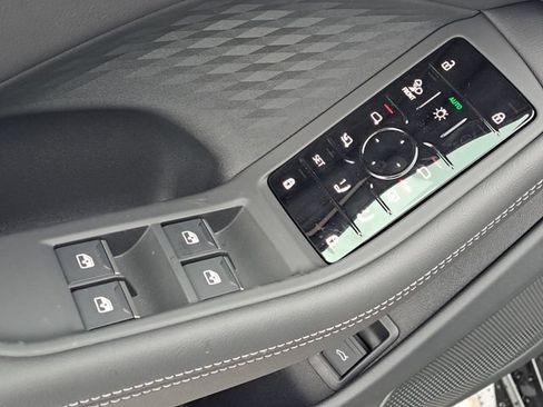 New 2026 Audi A6 Premium Plus AWD/4WD image 18