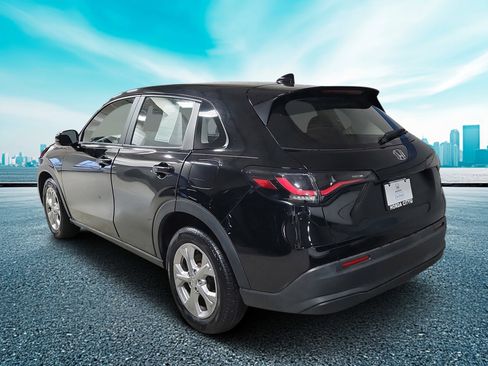 Certified 2023 Honda HR-V LX image 4