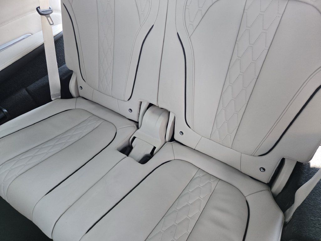 Used 2021 BMW X7 M50i AWD/4WD image 31