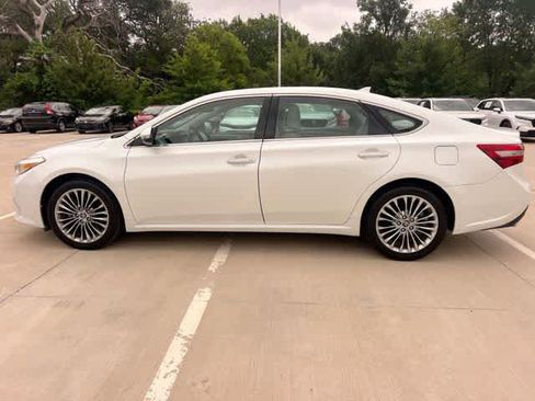 Used 2017 Toyota Avalon Limited FWD image 4