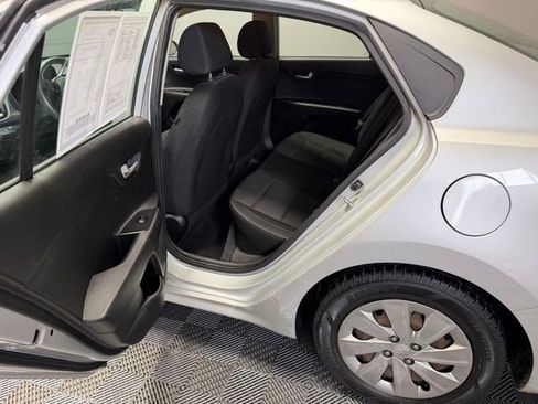 Used 2018 Kia Rio S image 17