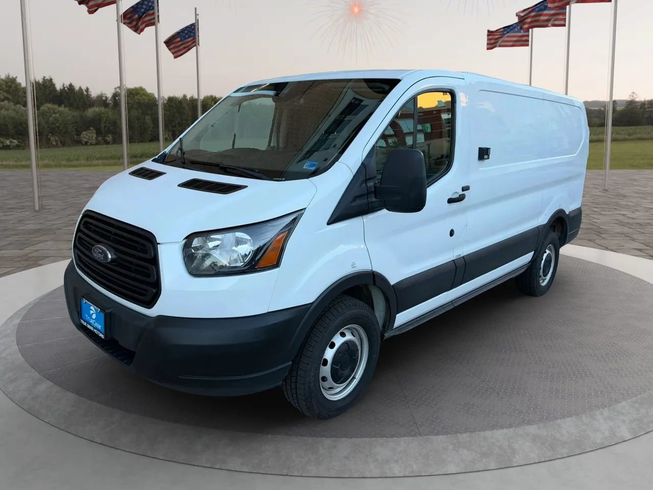 Used 2019 Ford Transit 250 130 Low Roof RWD image 1
