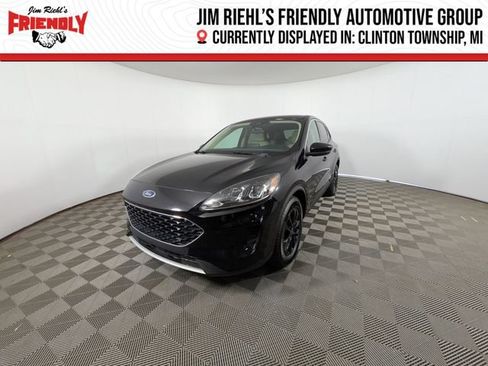 Used 2020 Ford Escape SE FWD image 1