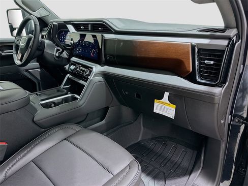 New 2026 GMC Sierra 2500 Denali w/ Denali Reserve Package image 29