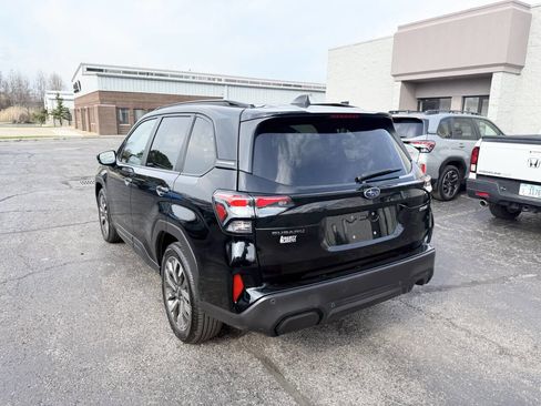 Used 2025 Subaru Forester Touring image 8