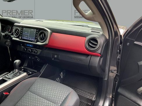 Used 2022 Toyota Tacoma SR5 w/ Technology Package RWD image 29