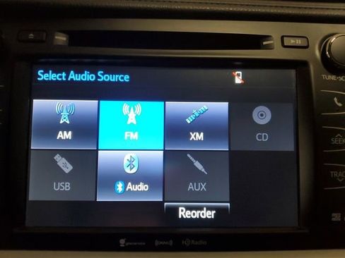 Used 2018 Toyota Highlander XLE image 17