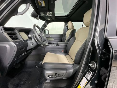 Used 2025 Lexus GX 550 image 16