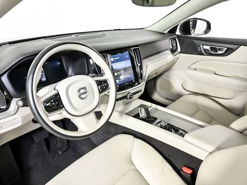 Certified 2025 Volvo V60 B5 Cross Country Plus image 5