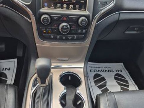 Used 2016 Jeep Grand Cherokee Limited AWD/4WD image 16