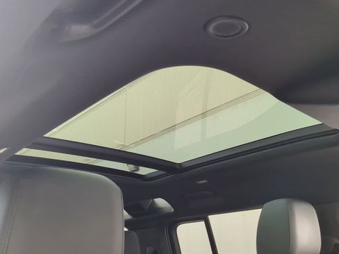 Used 2025 Land Rover Defender 110 S image 19