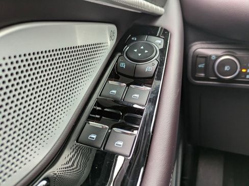 New 2026 Ford Explorer Platinum image 31