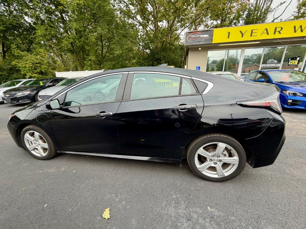 Used 2017 Chevrolet Volt LT FWD image 4