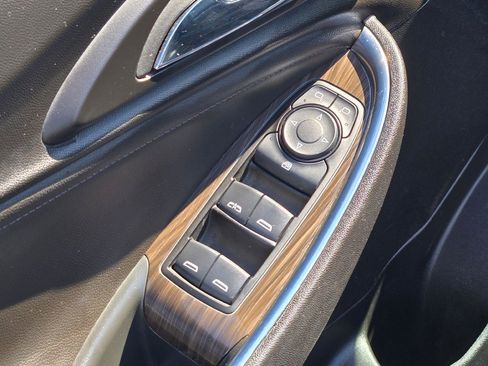 Used 2024 Chevrolet Malibu LT image 19