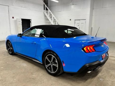 Used 2025 Ford Mustang Premium RWD image 5