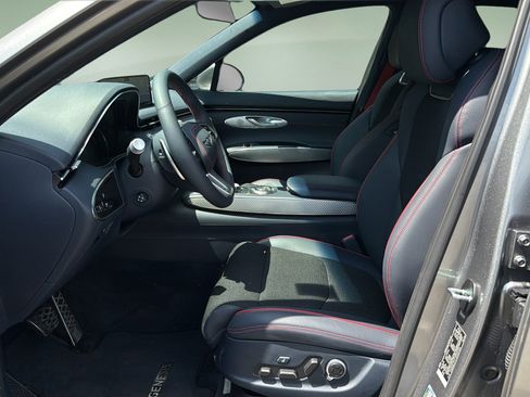 Used 2025 Genesis GV70 3.5T Sport AWD/4WD image 11