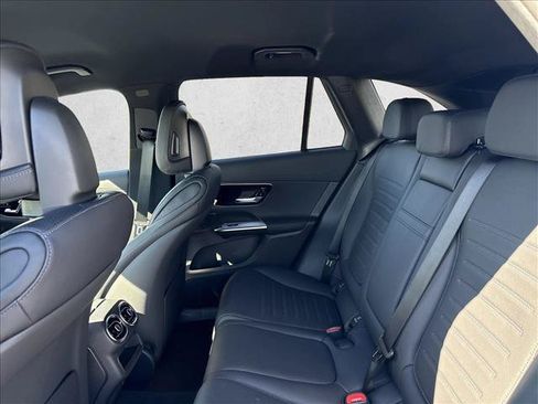 Used 2025 Mercedes-Benz GLC 350e 4MATIC image 19