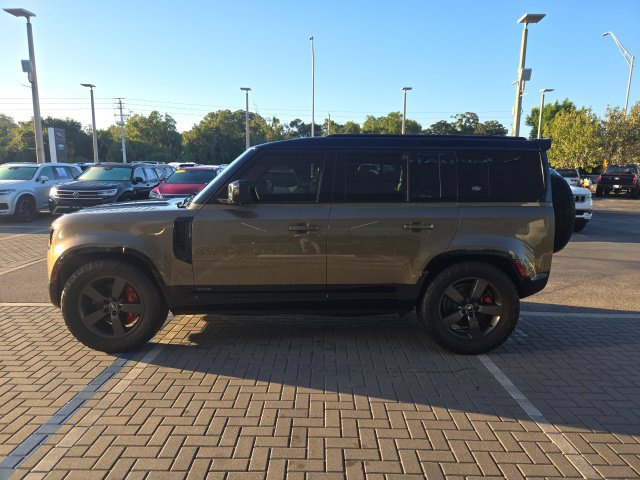 Used 2023 Land Rover Defender 110 X AWD/4WD image 2