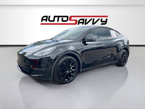 Used 2024 Tesla Model Y Long Range AWD/4WD image 3