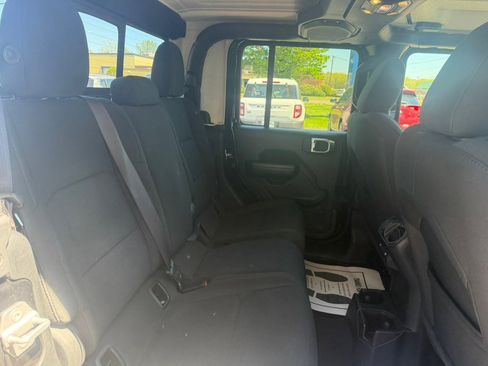 Used 2020 Jeep Gladiator Sport w/ Quick Order Package 24S AWD/4WD image 27
