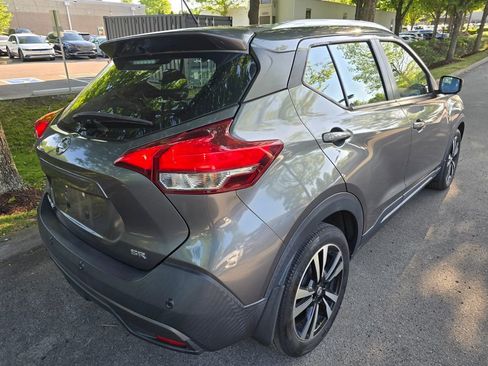 Used 2020 Nissan Kicks SR w/ SR Premium Package FWD image 8