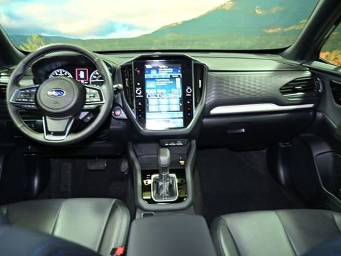 Used 2025 Subaru Forester Limited image 47