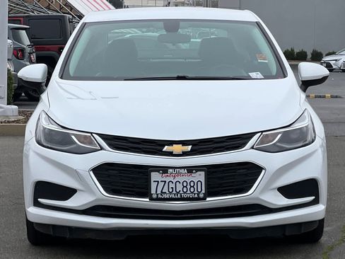 Used 2017 Chevrolet Cruze LT w/ Leather Package image 10