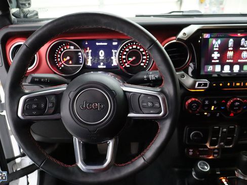 Used 2022 Jeep Gladiator Rubicon w/ Cold Weather Group image 17