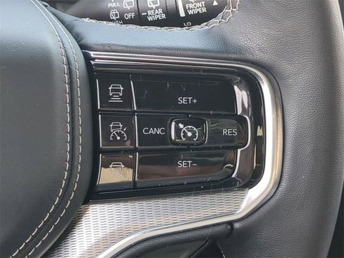 Used 2023 Jeep Grand Wagoneer L Series II w/ Premium Group II image 28