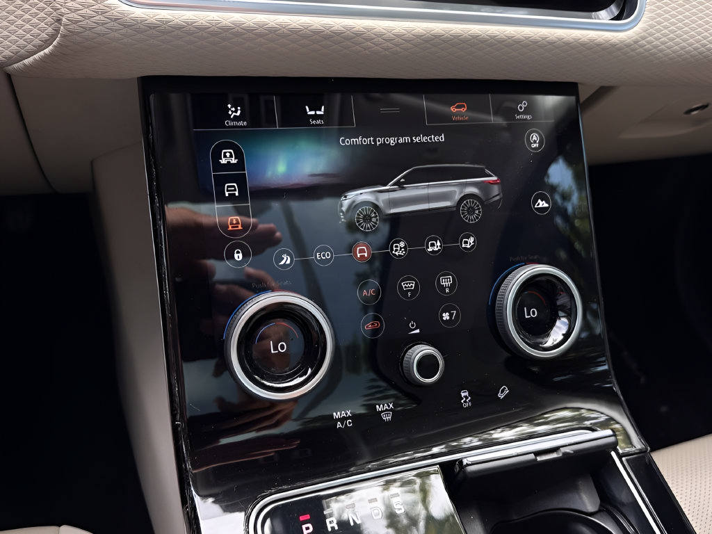 Used 2019 Land Rover Range Rover Velar S AWD/4WD image 10