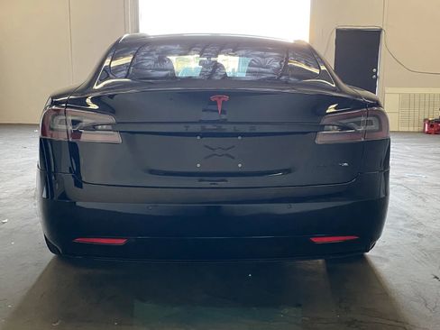 Used 2019 Tesla Model S Standard Range image 3