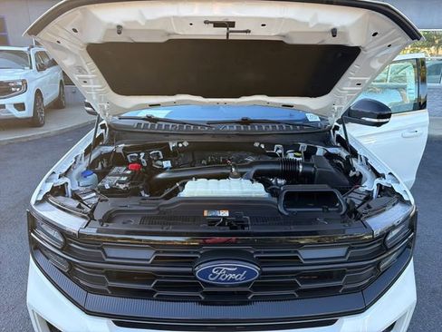 Certified 2025 Ford Expedition Active AWD/4WD image 25