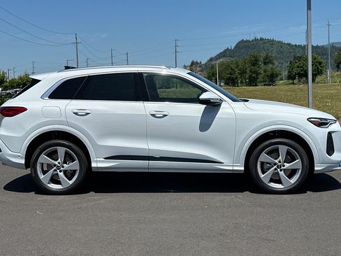 New 2025 Audi Q5 Premium Plus image 2
