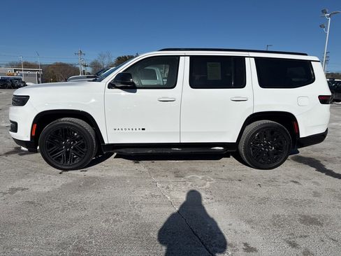 Used 2023 Jeep Wagoneer Series II image 2