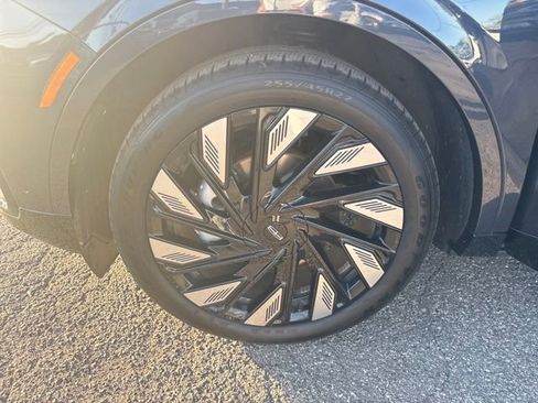 Certified 2024 Lincoln Nautilus Reserve w/ Equipment Group 202A image 34