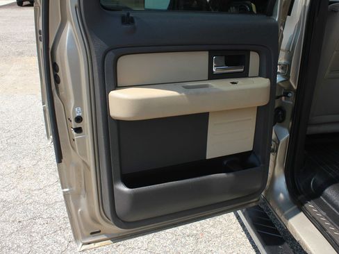 Used 2012 Ford F150 XLT w/ XTR Pkg image 38