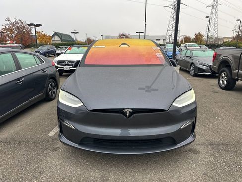 Used 2022 Tesla Model X Plaid image 2