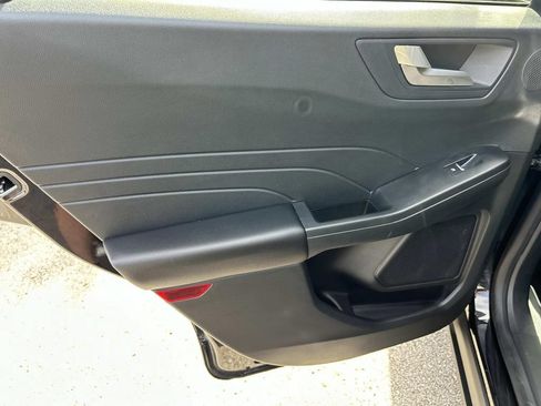 Used 2021 Ford Escape SEL w/ Technology Package FWD image 23