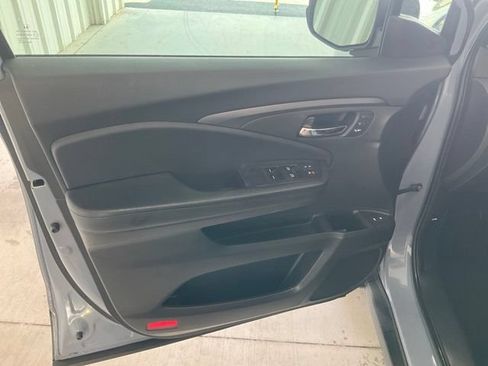 Certified 2022 Honda Pilot Special Edition image 5