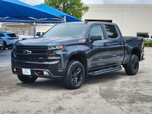 Used 2019 Chevrolet Silverado 1500 LT Trail Boss AWD/4WD image 2