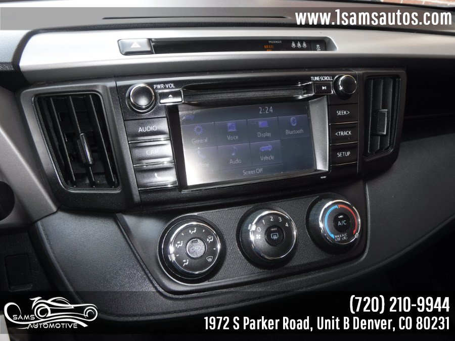 Used 2018 Toyota RAV4 LE w/ Carpet Mat Package AWD/4WD image 19
