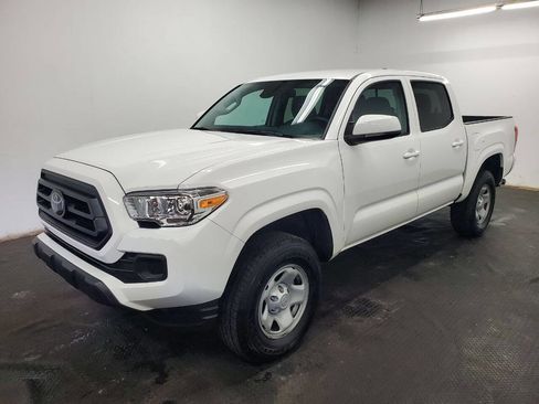 Used 2022 Toyota Tacoma SR image 1