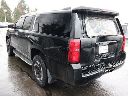Used 2015 Chevrolet Suburban LTZ image 5