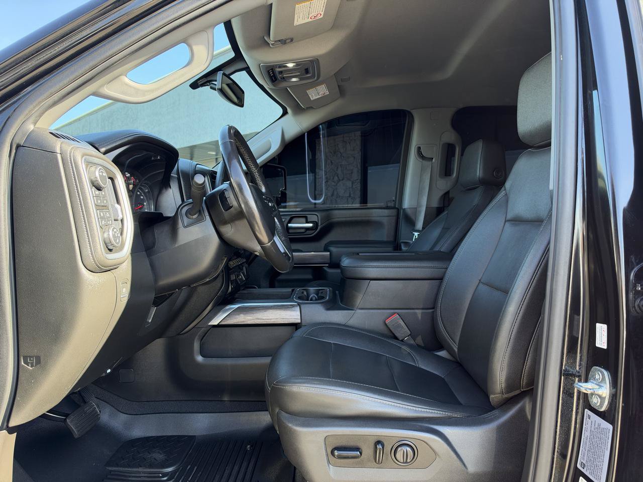 Used 2021 Chevrolet Silverado 2500 LTZ w/ LTZ Plus Package AWD/4WD image 2