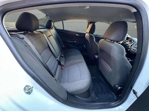 Used 2018 Chevrolet Cruze LT w/ Convenience Package image 19