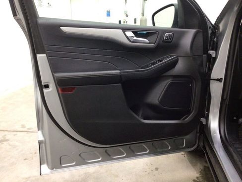 Used 2024 Ford Escape Platinum image 17