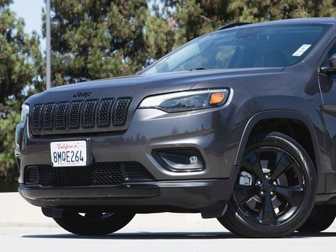 Used 2019 Jeep Cherokee Latitude Plus image 5
