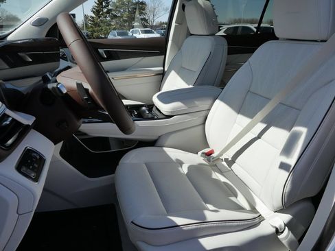 New 2026 Buick Enclave Avenir w/ Super Cruise Package AWD/4WD image 40