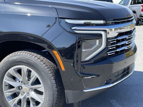 New 2026 Chevrolet Suburban Premier w/ Sun And Tow Package AWD/4WD image 9